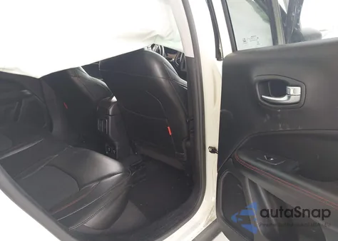 2018 Jeep Compass Trailhawk 4X4 z USA, uszkodzony, nr VIN 3C4NJDDB4JT417518